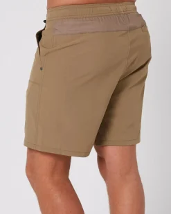 Foow A Day hort - Deep Taupe<Follow Wake