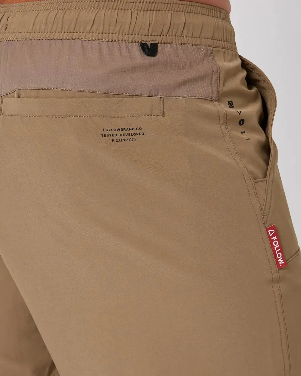 Foow A Day hort - Deep Taupe<Follow Wake