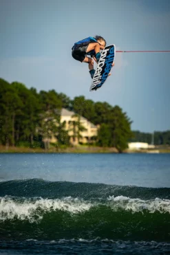 2025 Motive Jr. Wakeboard -<Hyperlite Clearance