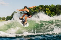 2025 Quattro Wakesurf Board<Liquid Force New