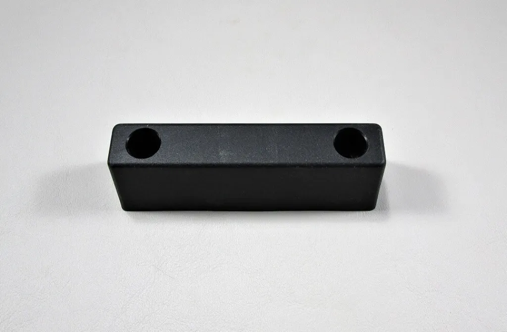Seat Cleat, 4", Plastic, Black<Malibu