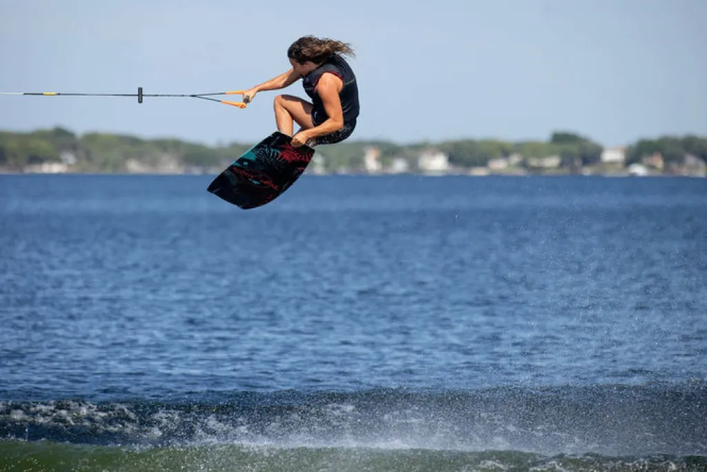 2025 Krush Wakeboard | Divide Bindings<Ronix