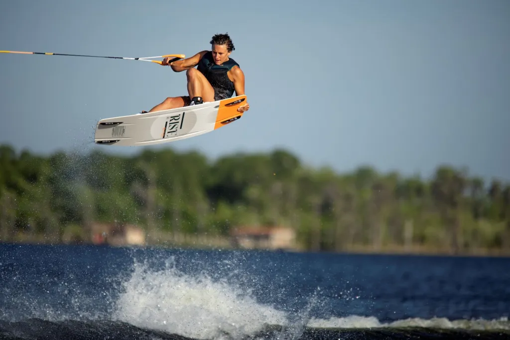 2023 Women's Rise Air Core 3 Wakeboard<Ronix Discount