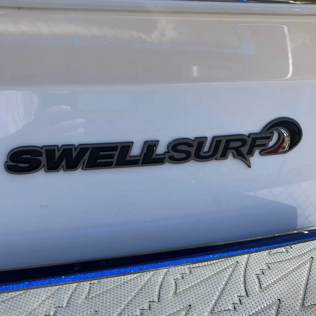 Swell Surf Badge Decal<Supra
